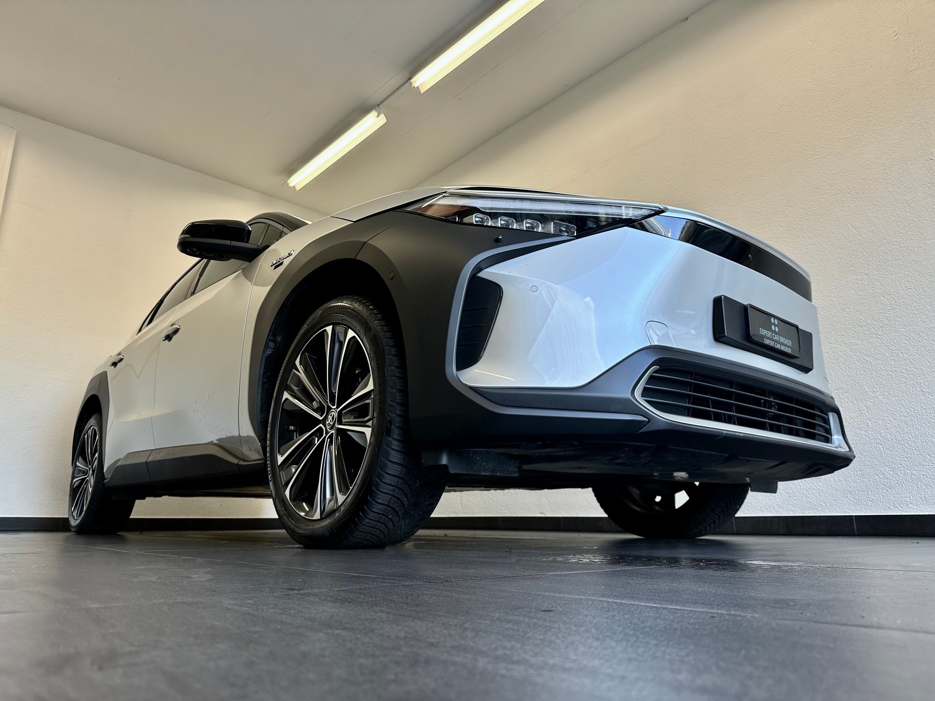 TOYOTA bZ4X Premium 71,4 kWh 4WD - 3