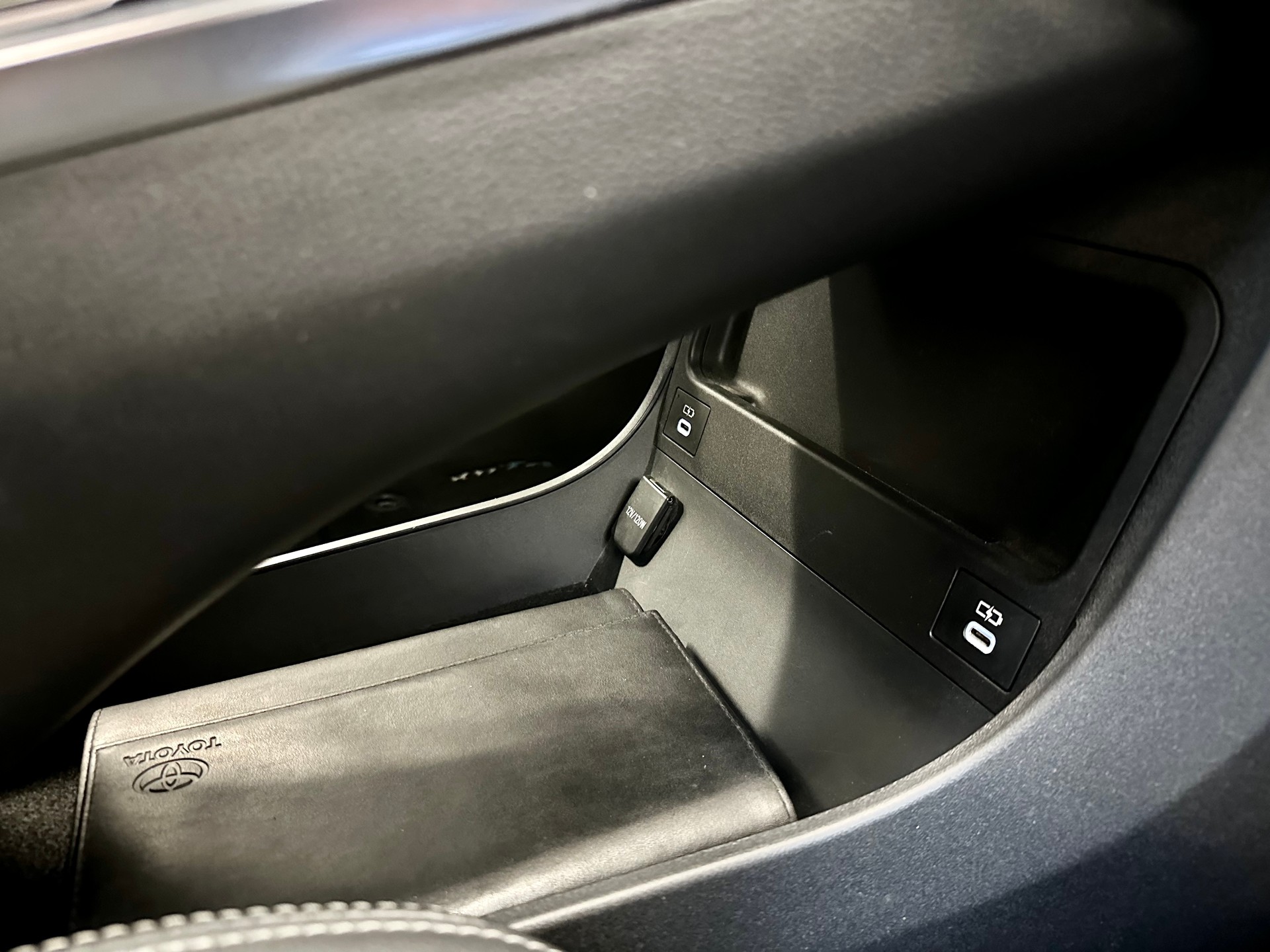 TOYOTA bZ4X Premium 71,4 kWh 4WD - 23