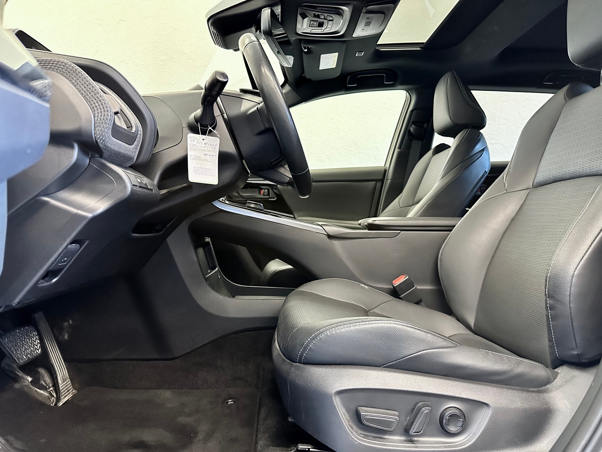 TOYOTA bZ4X Premium 71,4 kWh 4WD - 11