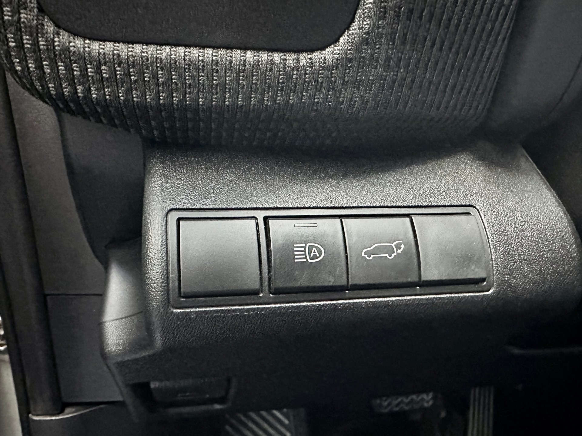 TOYOTA bZ4X Premium 71,4 kWh 4WD - 16