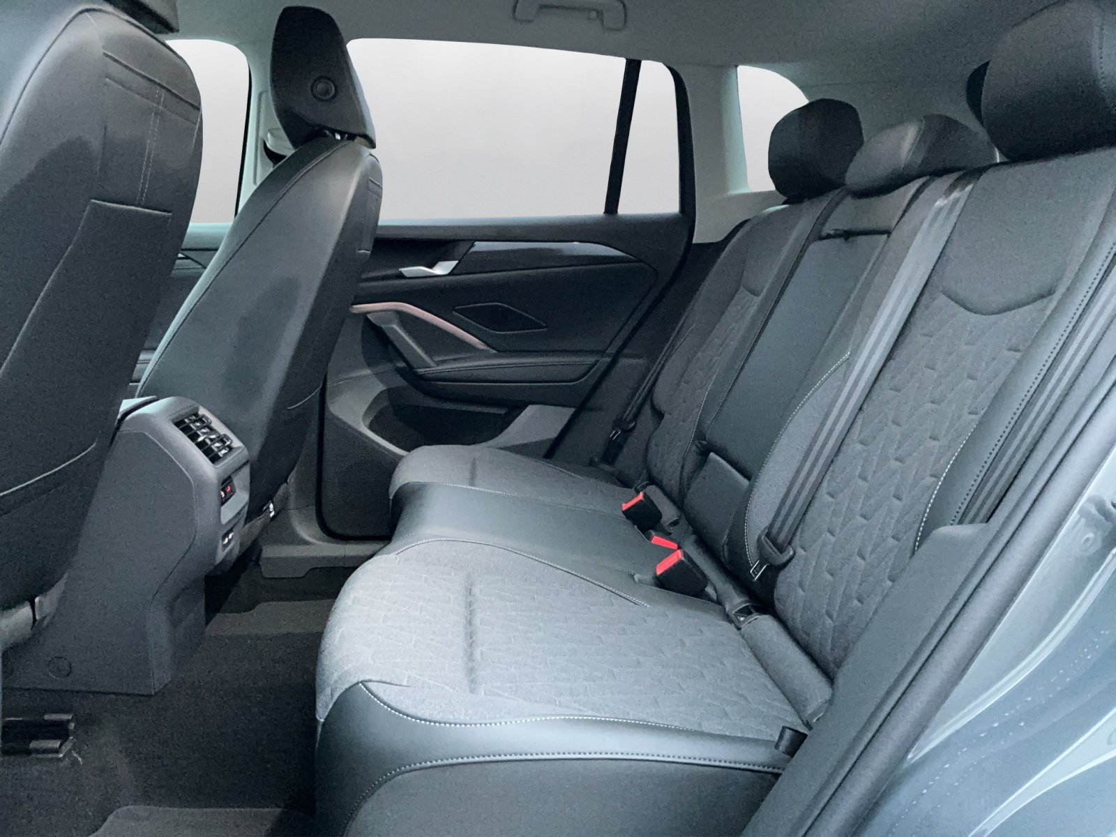 VW Tiguan 2.0 TSI DSG United 4Motion - 11