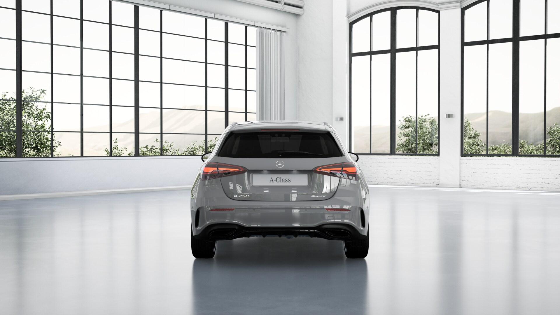 MERCEDES-BENZ A 250 AMG Line 4m - 4
