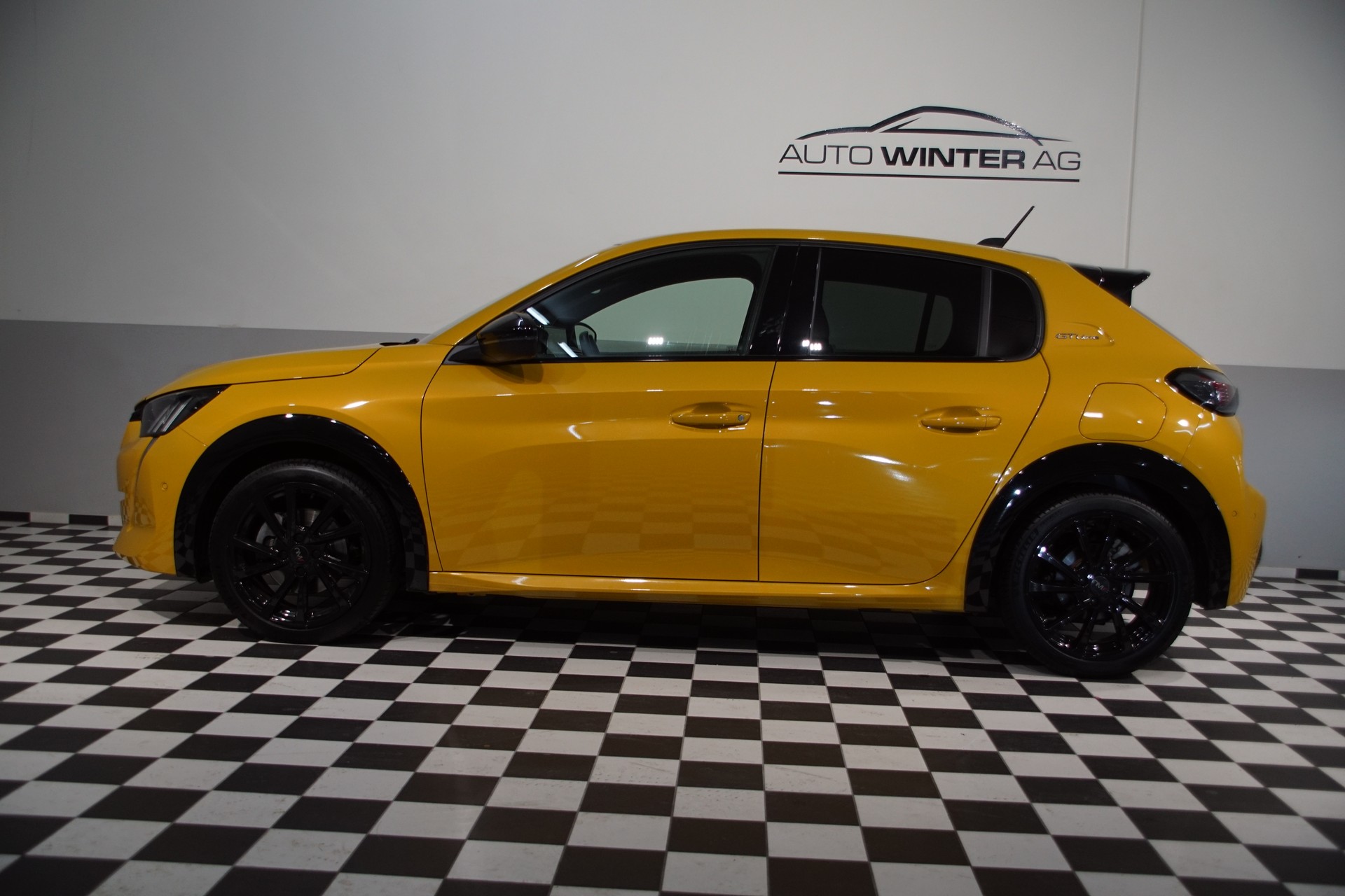 PEUGEOT 208 1.2 PureTech GT Line EAT8 - 10