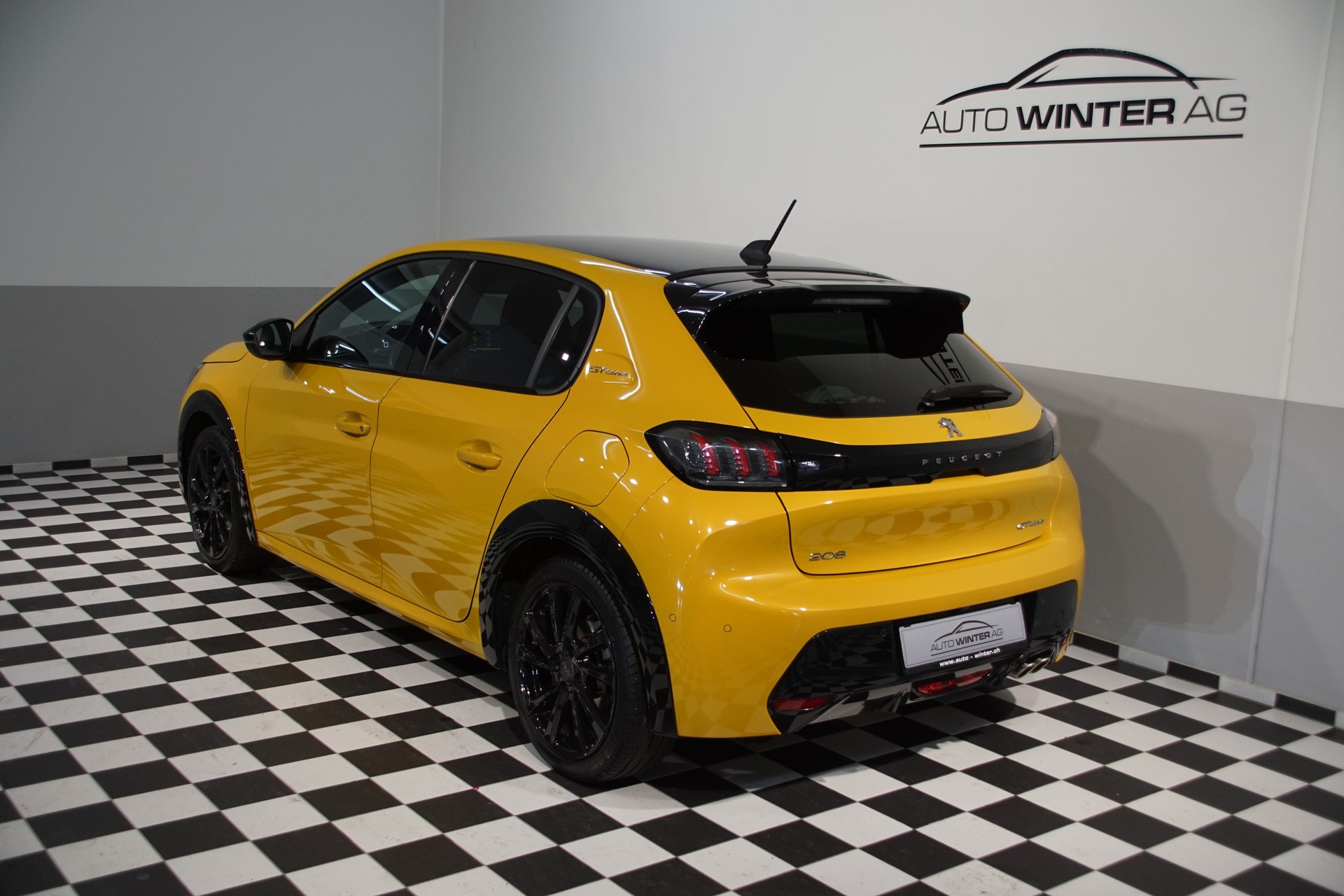 PEUGEOT 208 1.2 PureTech GT Line EAT8 - 8