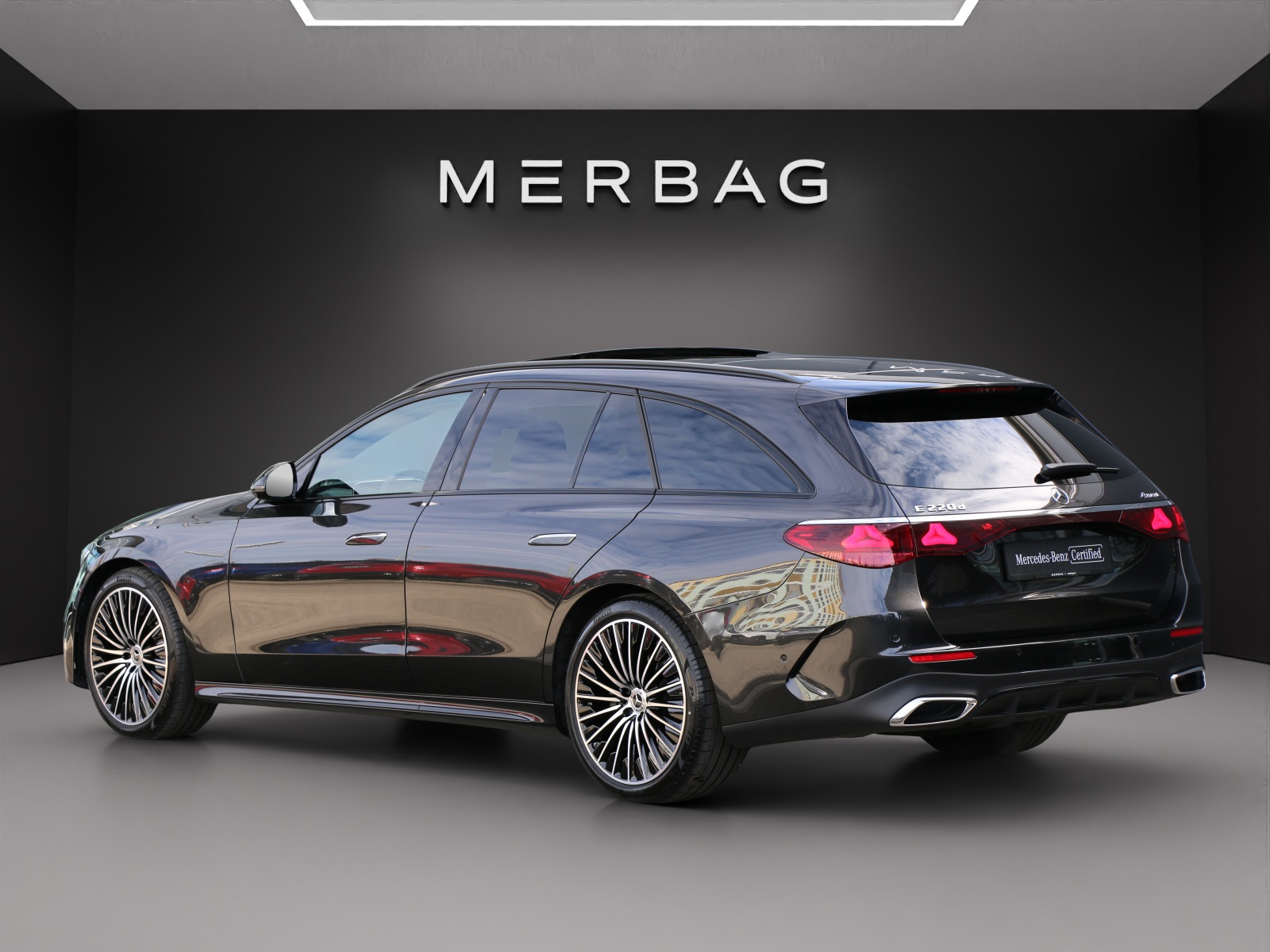 MERCEDES-BENZ E 220 d T 4M 9G-Tronic - 3