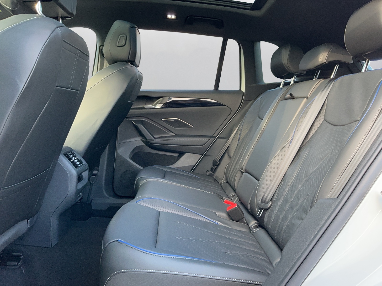 VW Tiguan 2.0 TSI DSG R-Line United 4Motion - 11