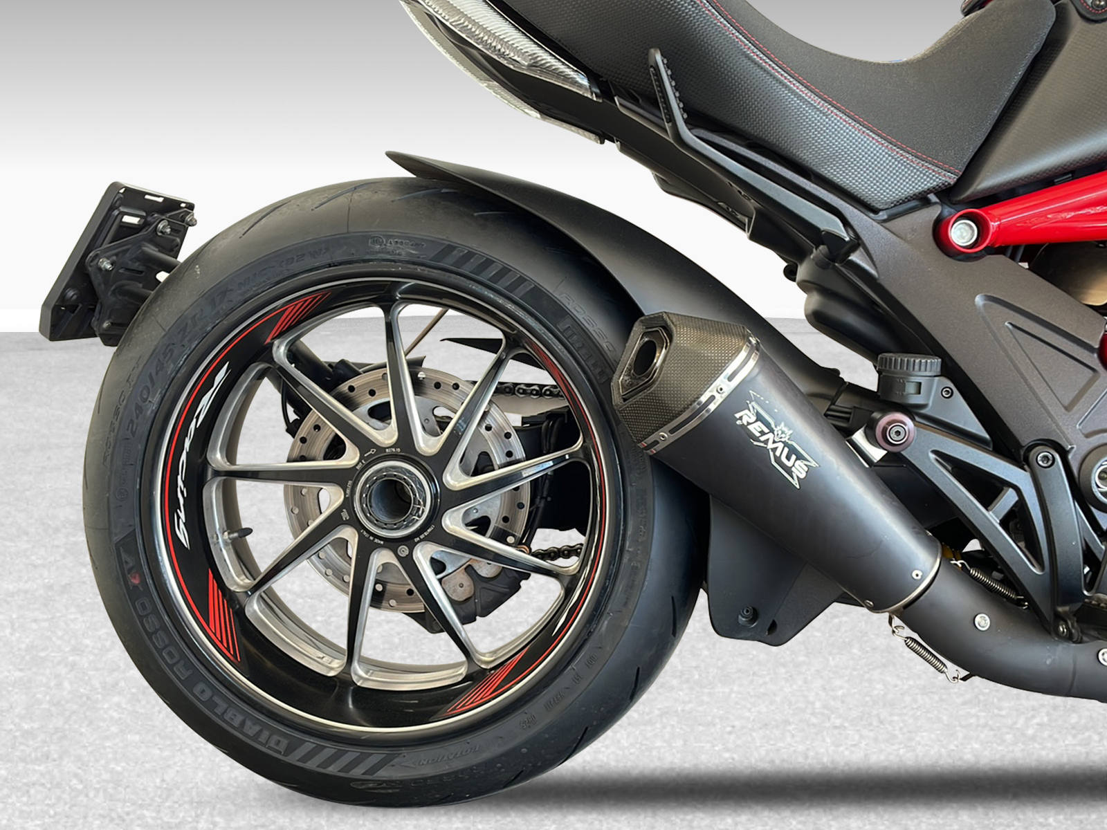 DUCATI 1200 Diavel Carbon ABS - 10