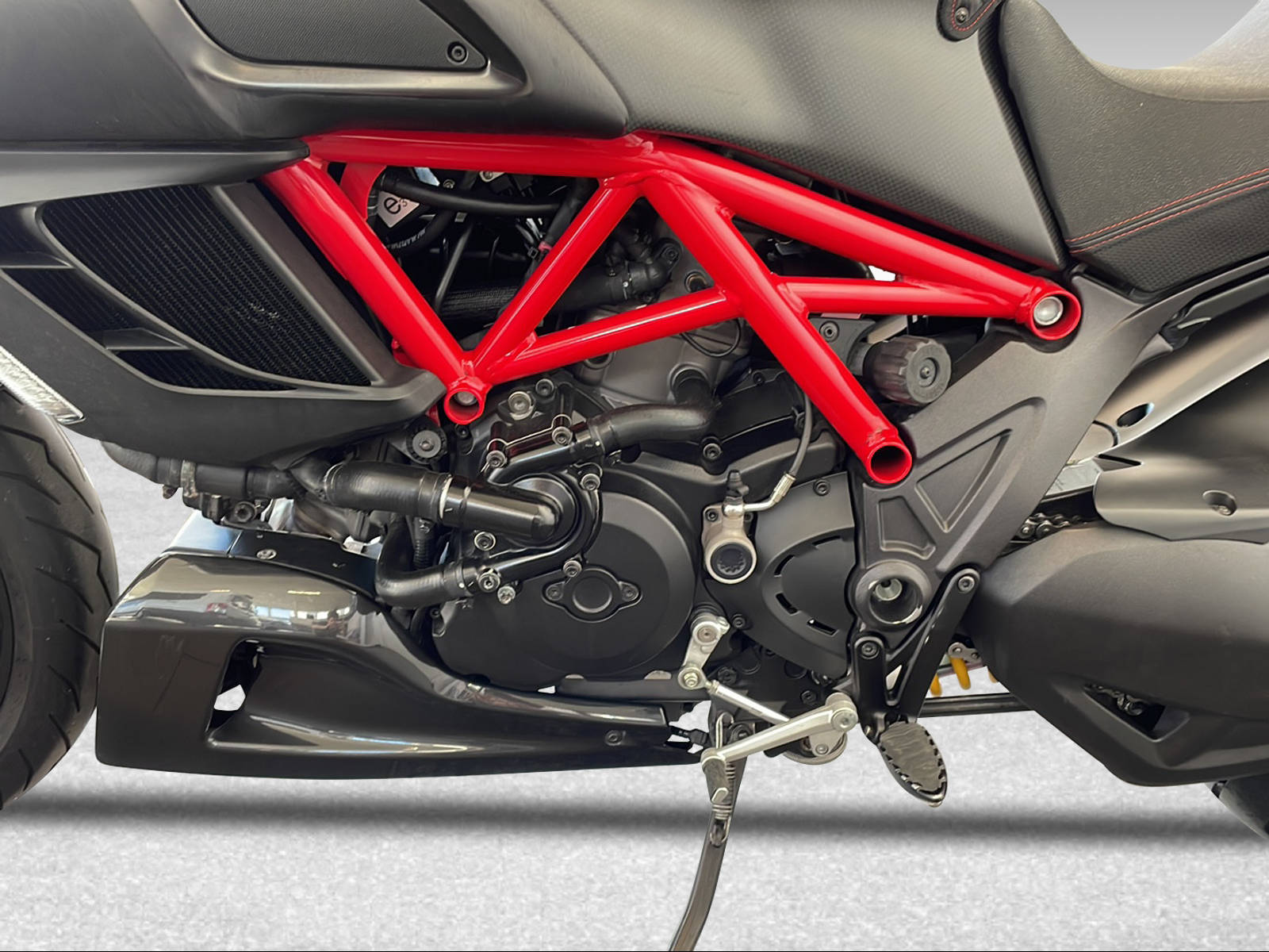 DUCATI 1200 Diavel Carbon ABS - 8