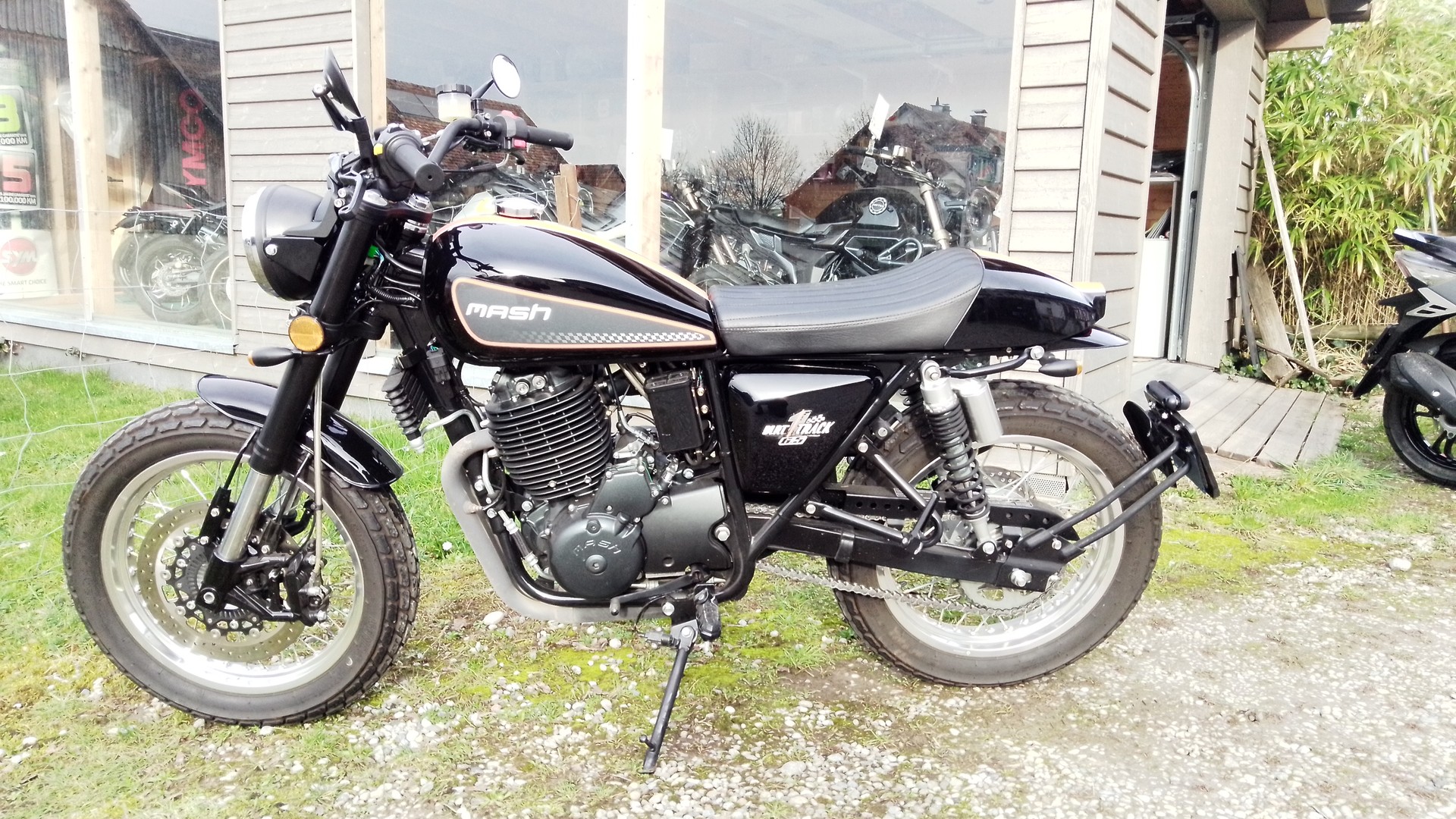 MASH 650 Dirt Track - 4