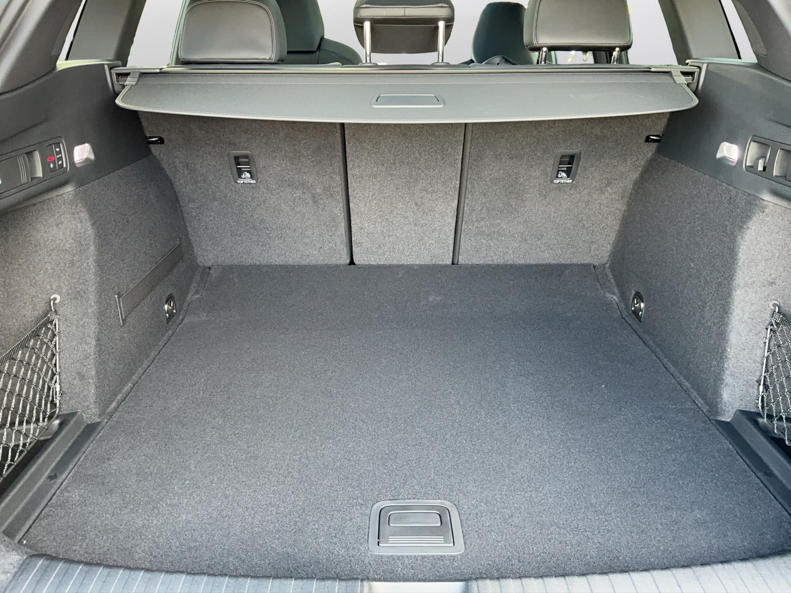 AUDI Q6 e-tron quattro - 12