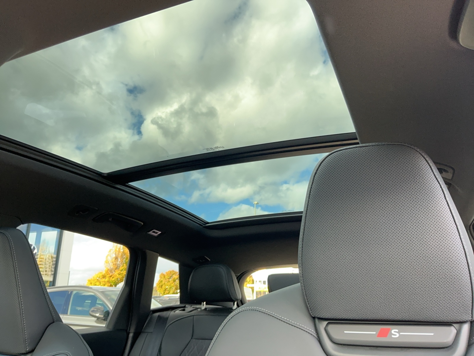 AUDI Q6 e-tron quattro - 13