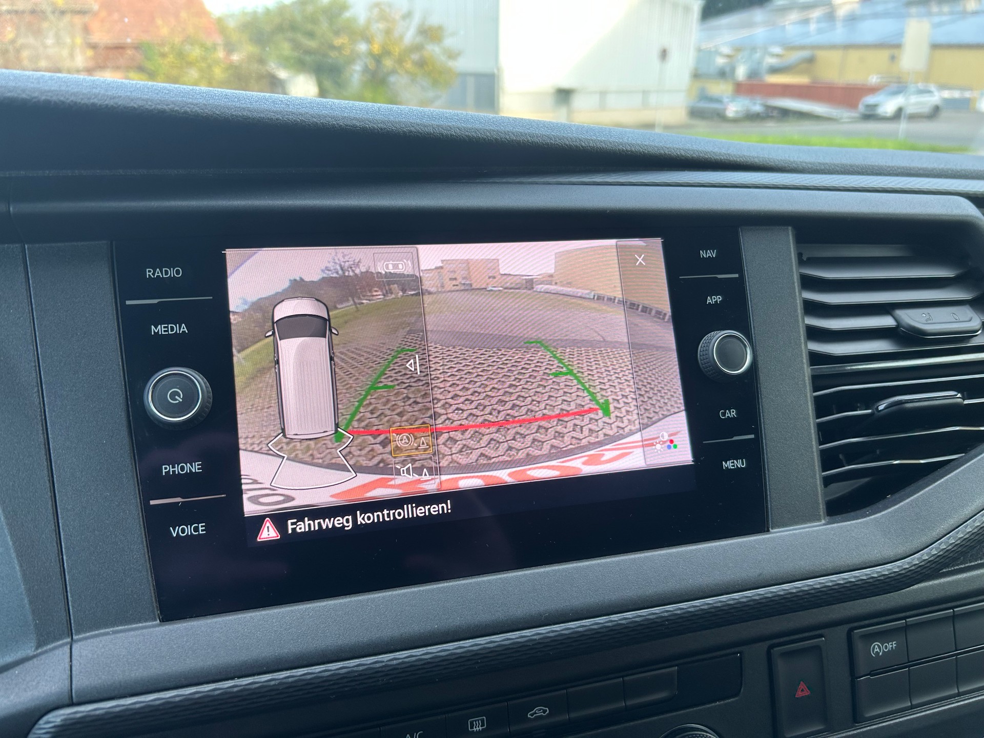 VW T6.1 2.0 TDI Caravelle 4Motion - 11