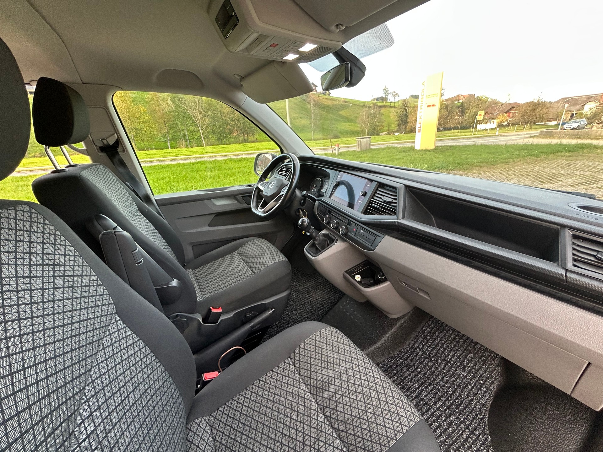 VW T6.1 2.0 TDI Caravelle 4Motion - 9