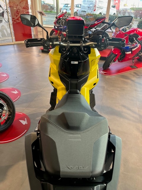 HONDA X-ADV 750 - 8