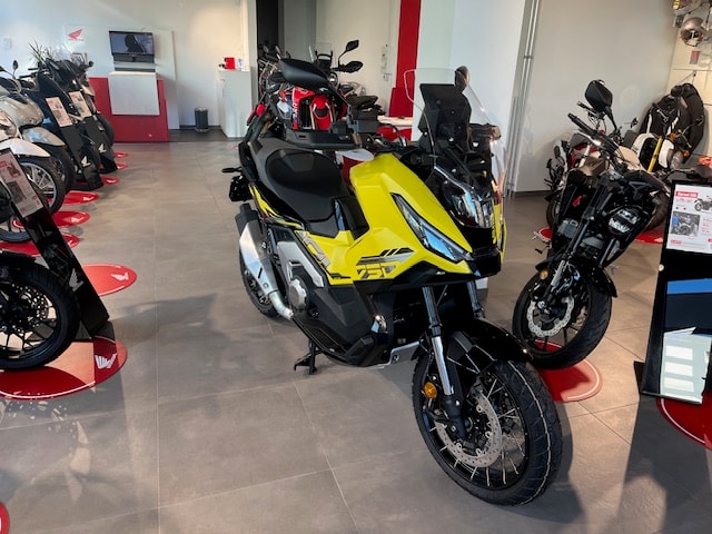 HONDA X-ADV 750 - 3
