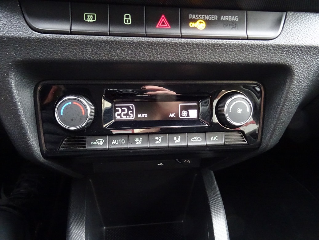 SKODA Fabia 1.0 TSI Ambition DSG - 8