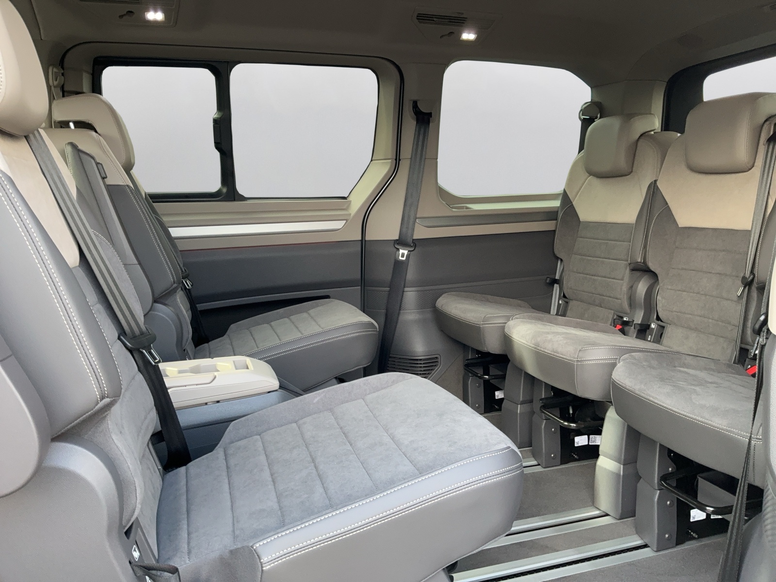 VW Multivan 2.0 TSI Life DSG - 11