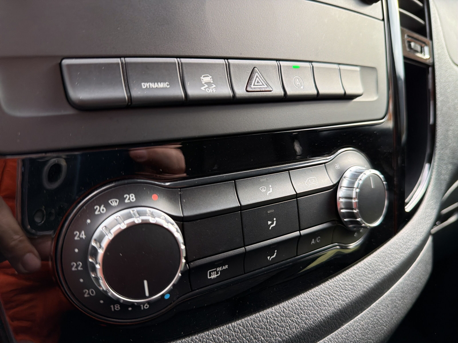 MERCEDES-BENZ Vito 116 CDI L Sel. 4M A - 23