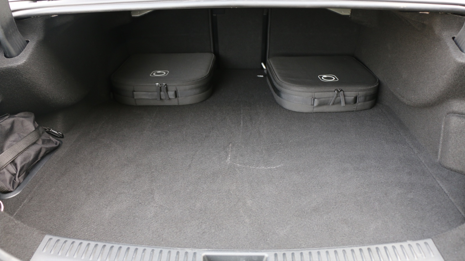 MERCEDES-BENZ E 300 e 4Matic 9G-Tronic - 13