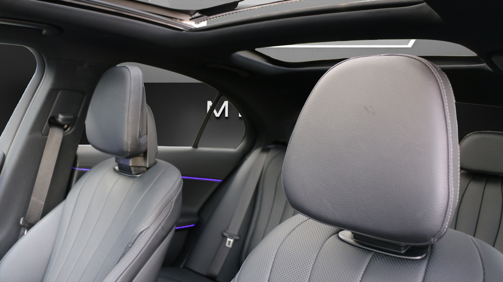 MERCEDES-BENZ E 300 e 4Matic 9G-Tronic - 10