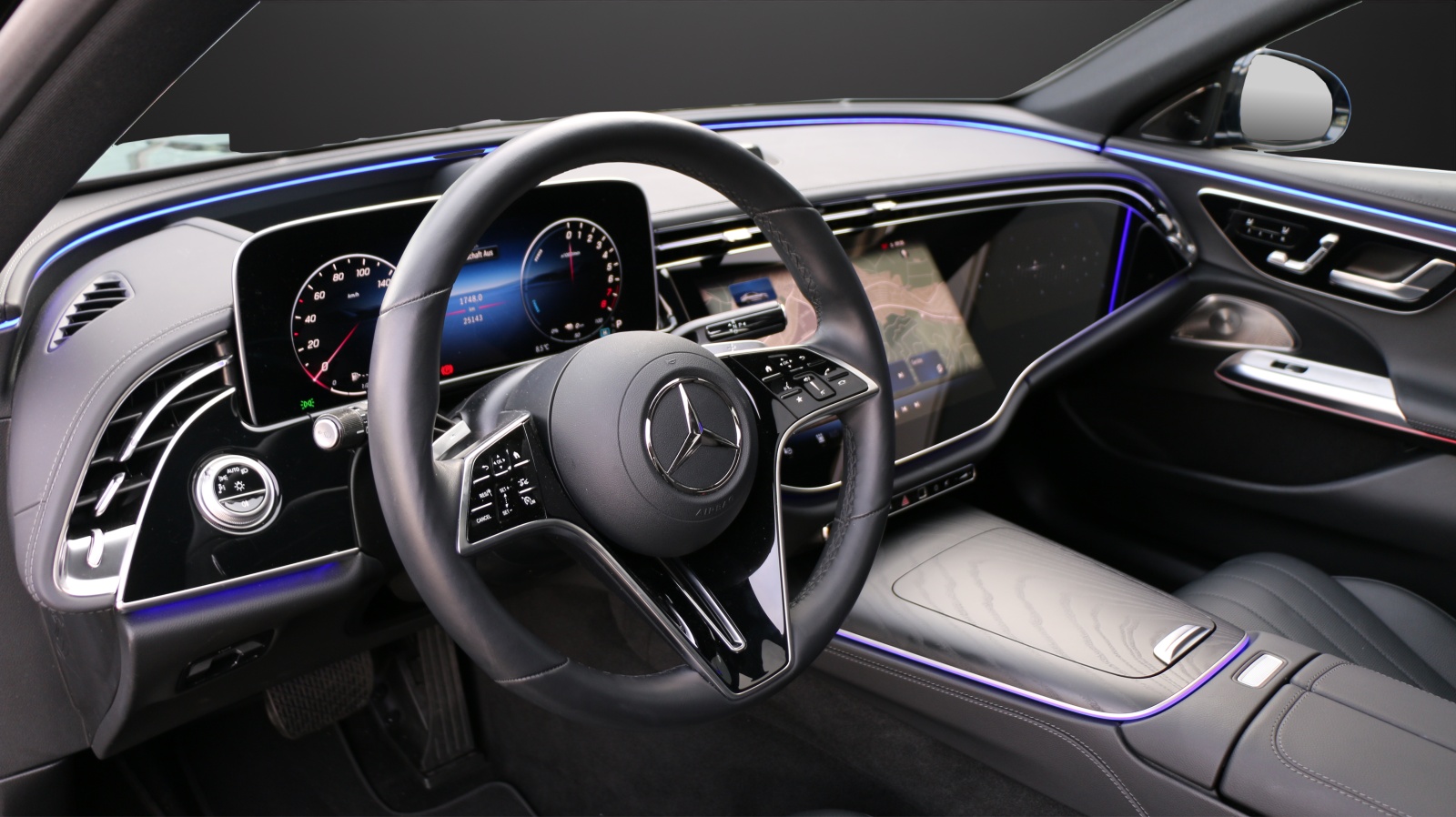 MERCEDES-BENZ E 300 e 4Matic 9G-Tronic - 7