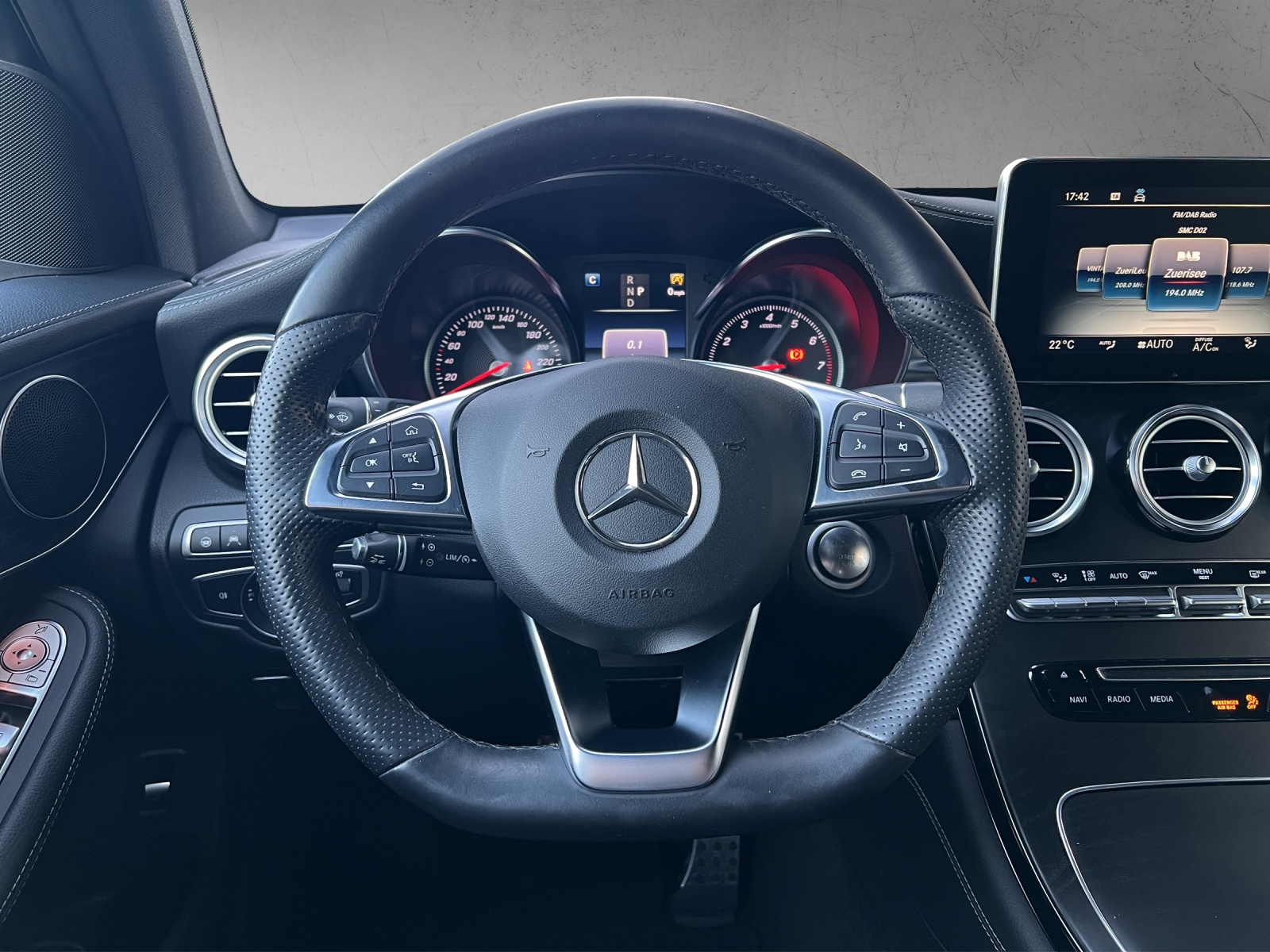 MERCEDES-BENZ GLC 300 AMG 4Matic - 9