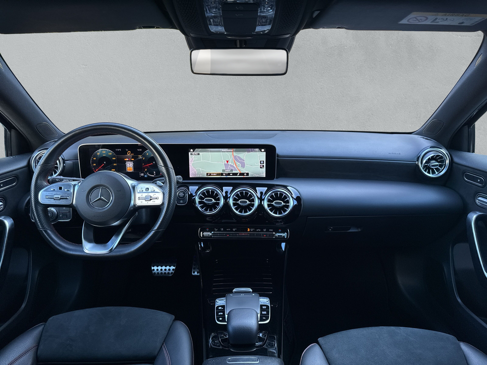 MERCEDES-BENZ A 250 AMG Line 4Matic - 13