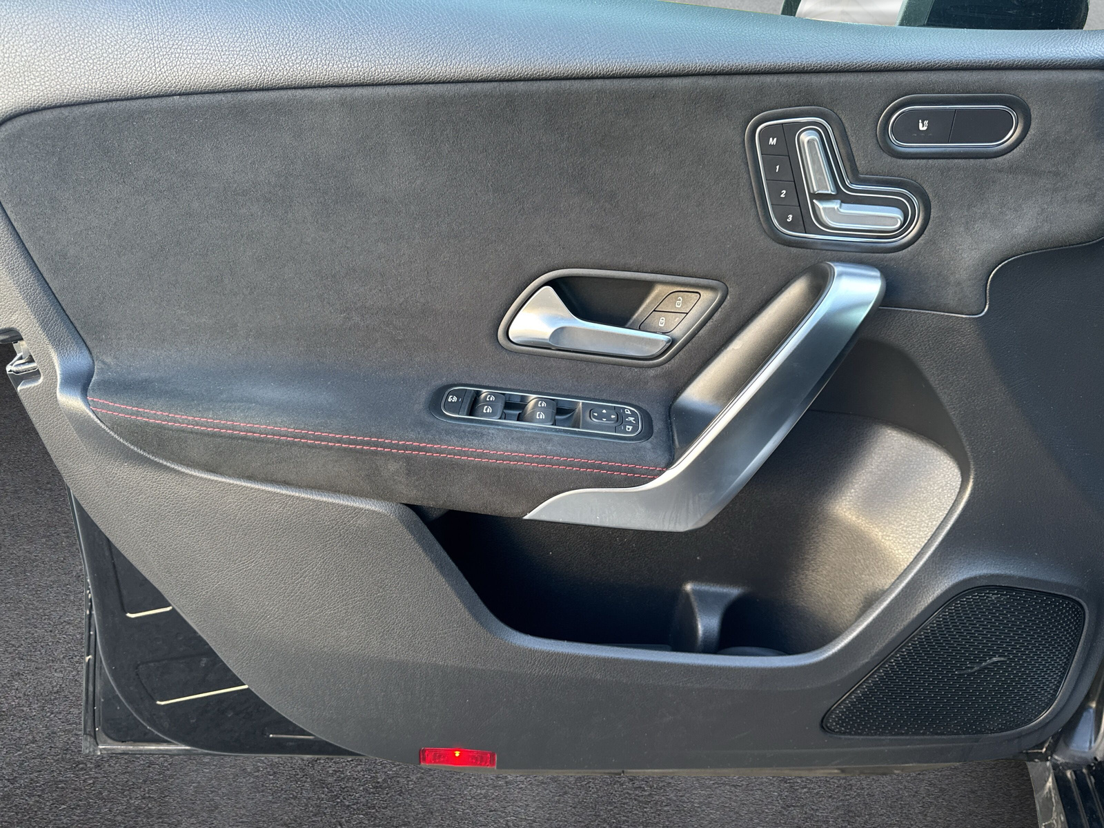 MERCEDES-BENZ A 250 AMG Line 4Matic - 17