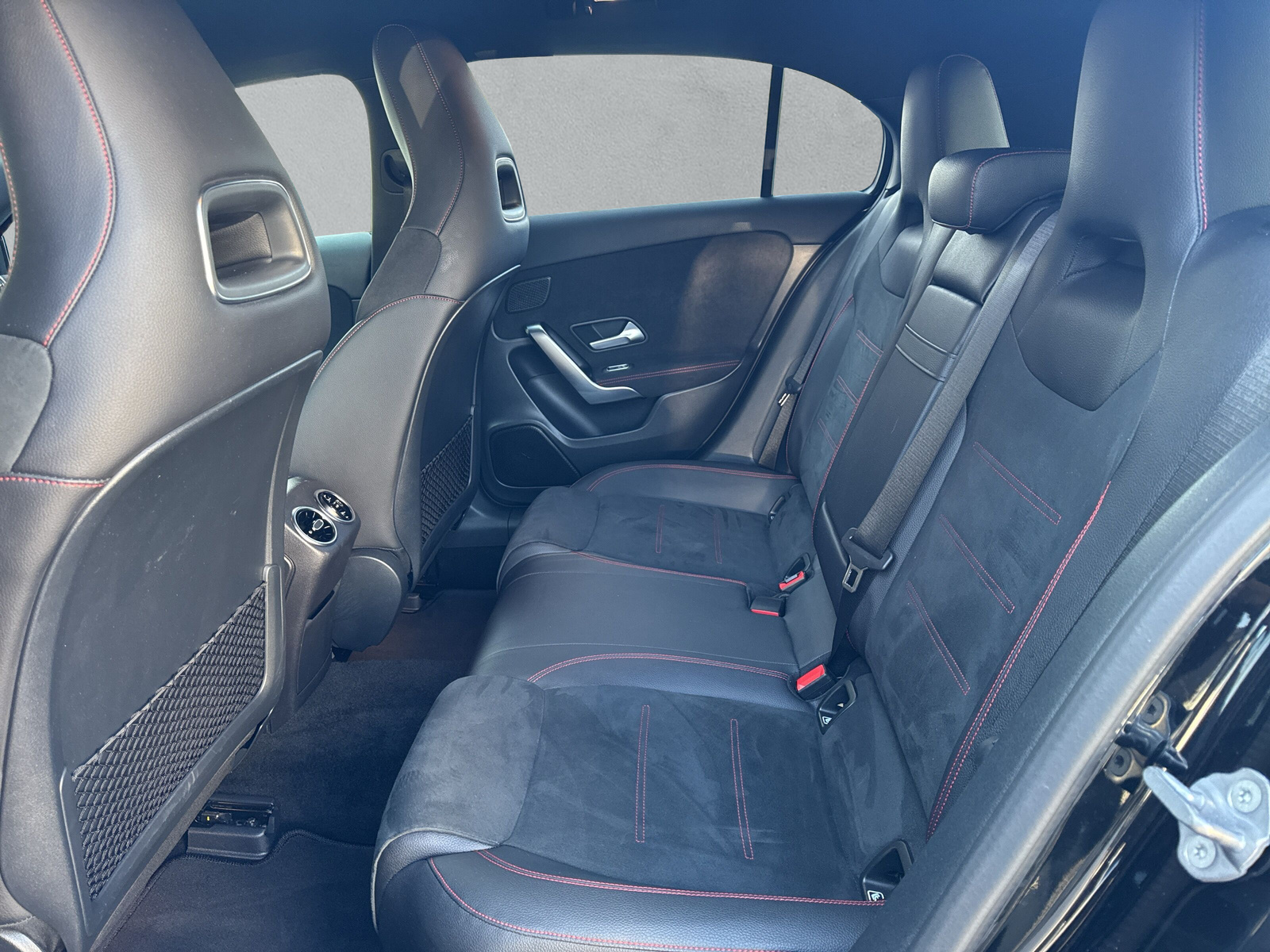 MERCEDES-BENZ A 250 AMG Line 4Matic - 12