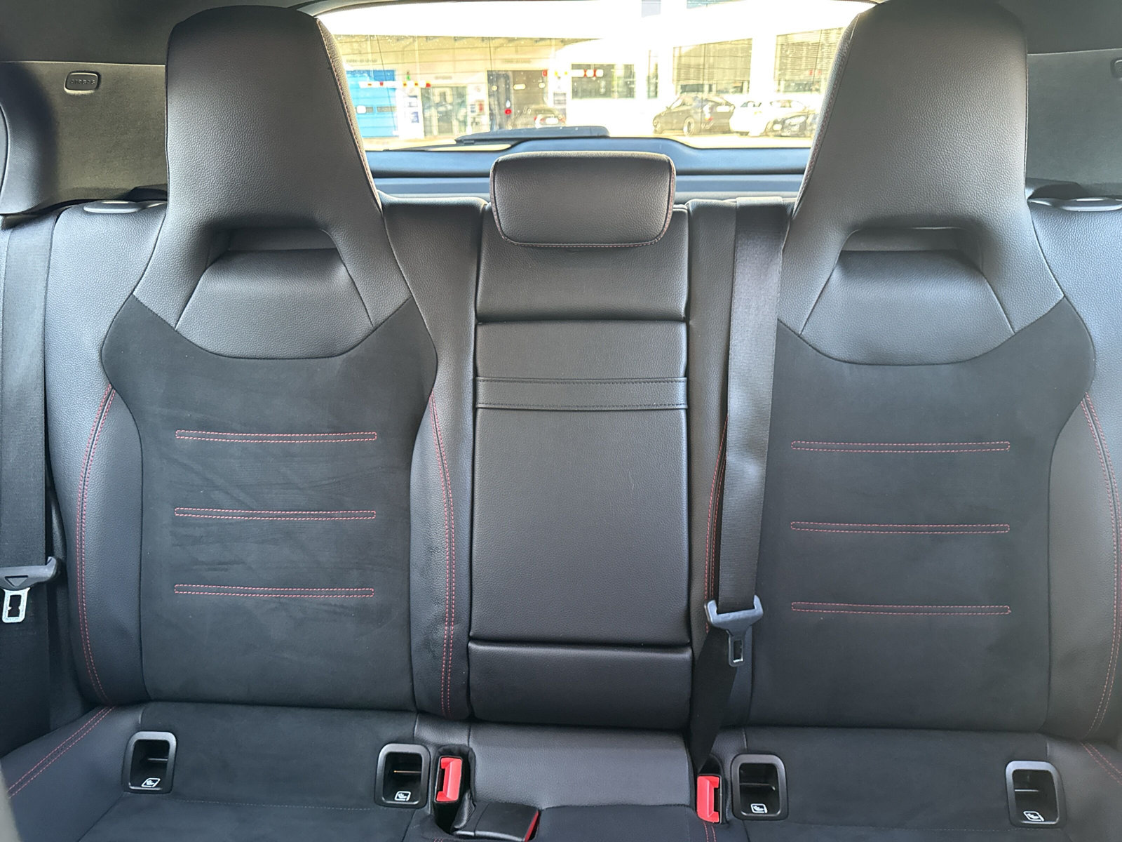 MERCEDES-BENZ A 250 AMG Line 4Matic - 22