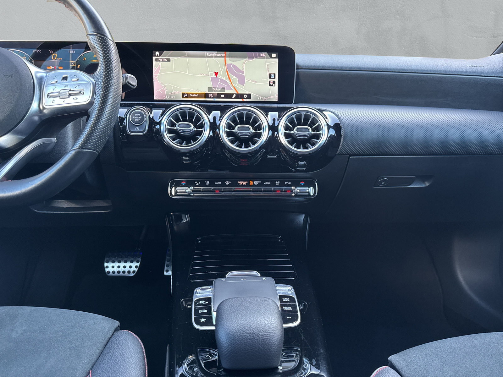 MERCEDES-BENZ A 250 AMG Line 4Matic - 14