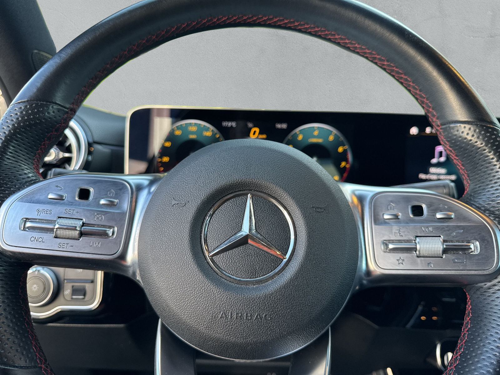 MERCEDES-BENZ A 250 AMG Line 4Matic - 19
