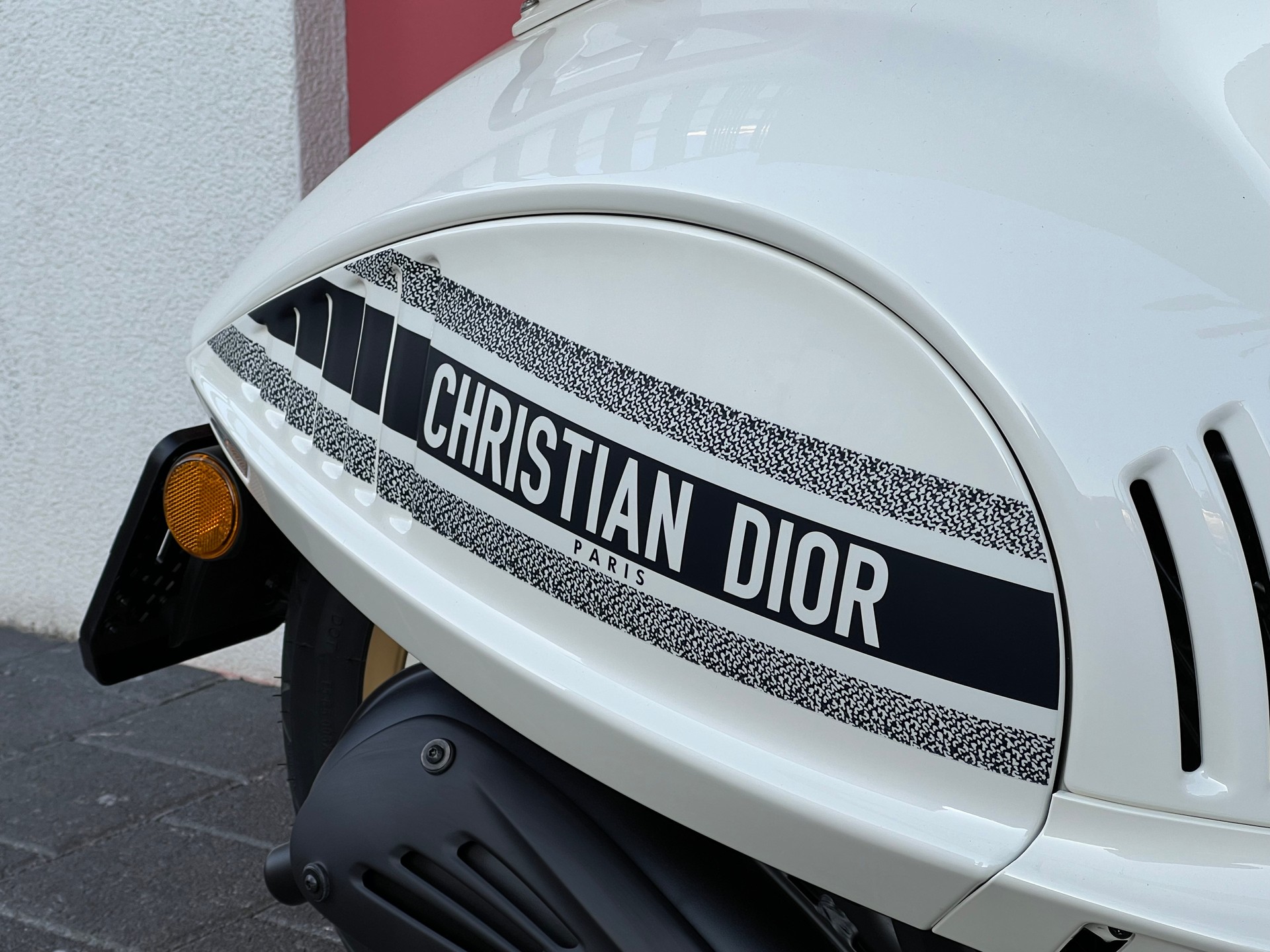 PIAGGIO Vespa 946 CHRISTIAN DIOR - 6