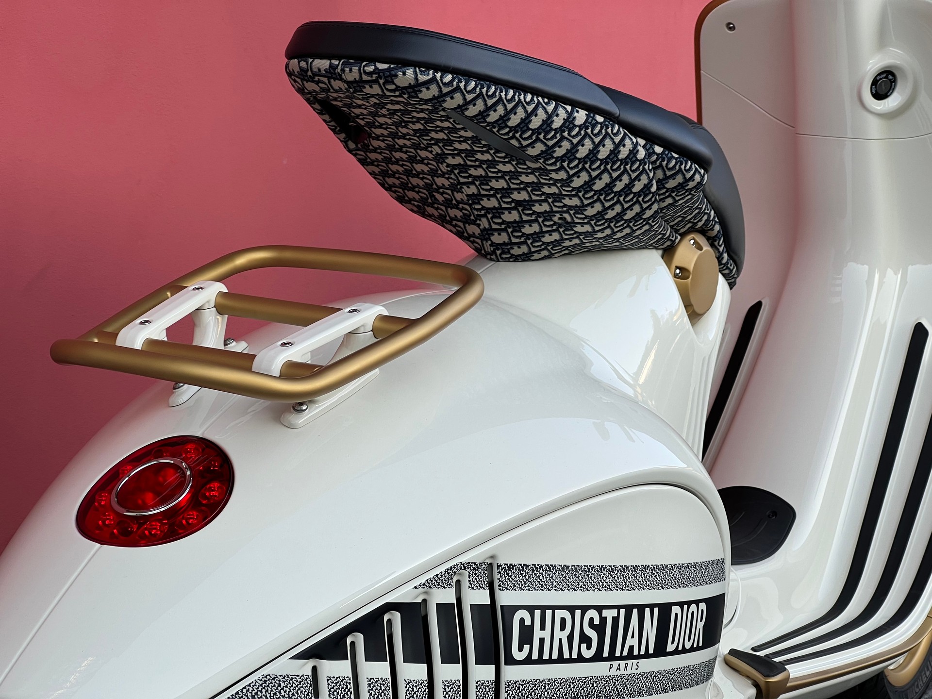 PIAGGIO Vespa 946 CHRISTIAN DIOR - 7