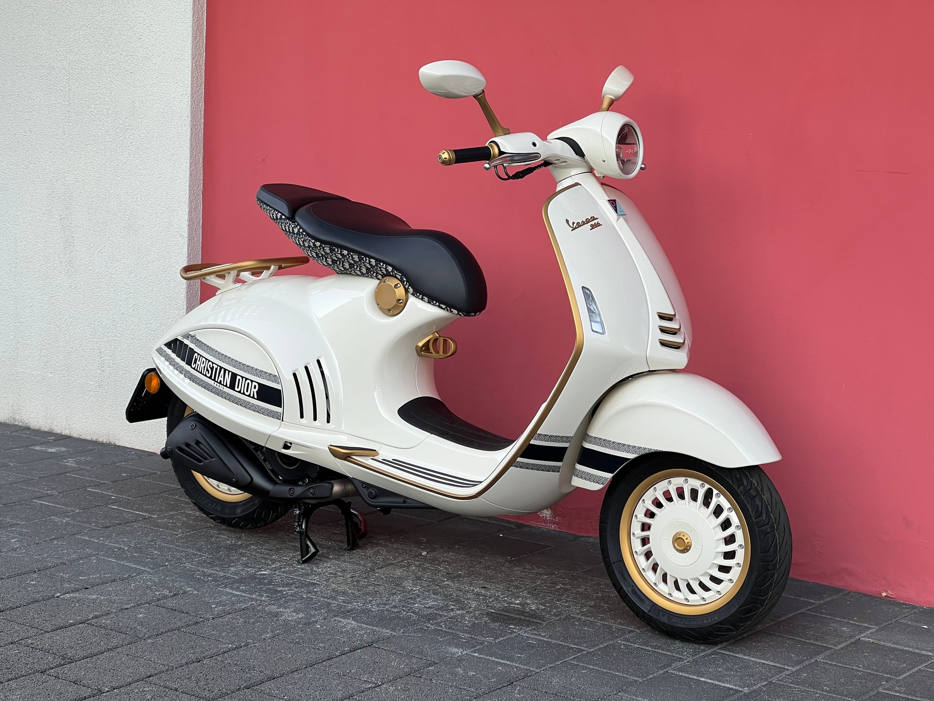 PIAGGIO Vespa 946 CHRISTIAN DIOR - 10
