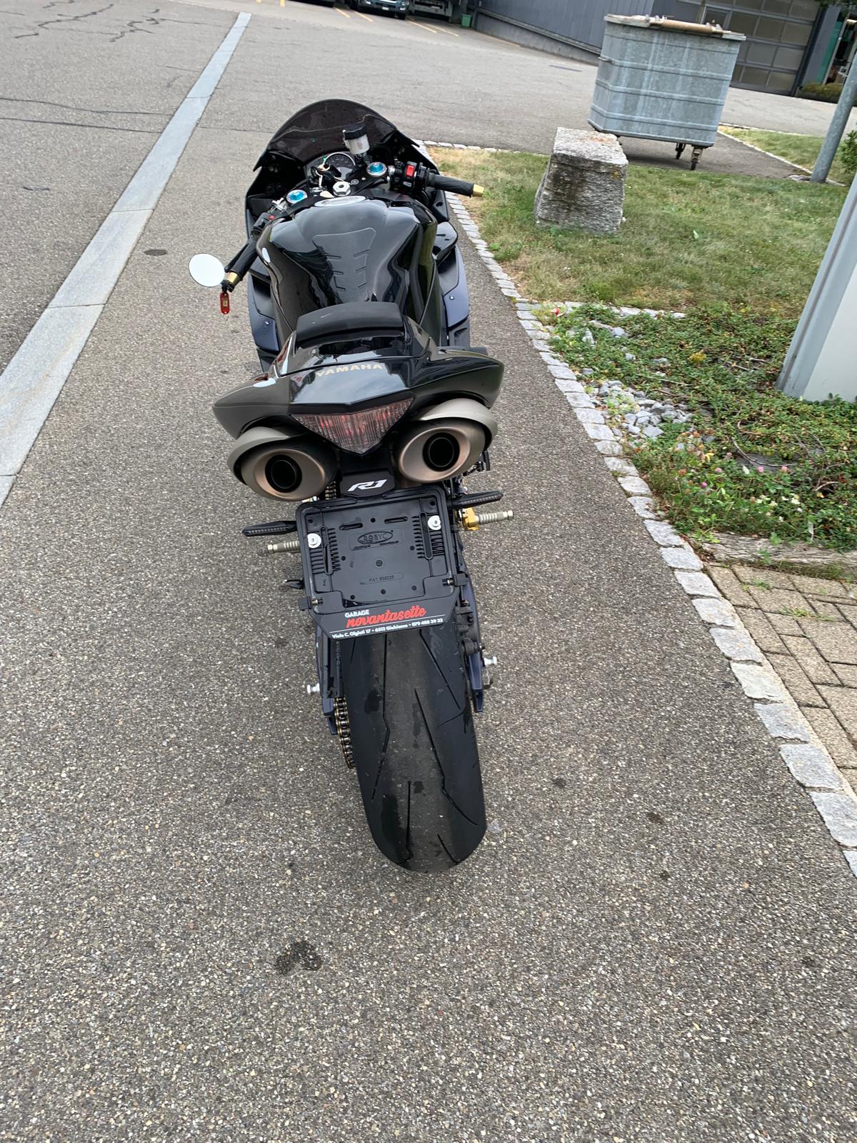YAMAHA YZF-R1 SP Limitiert - 4