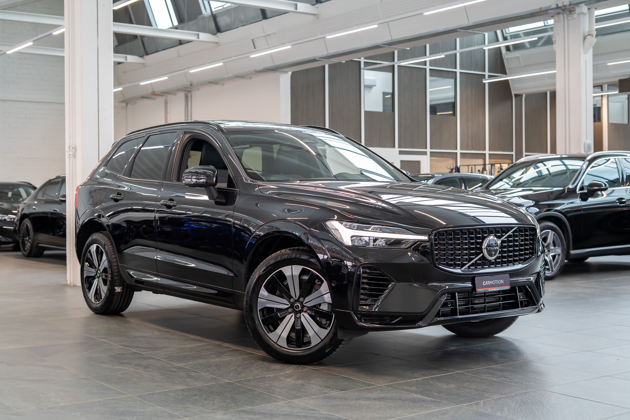 XC60 2.0 T6 TE Plus Dark eAWD / Panaorama-Schiebedach / 360° Kamera / Harman Kardon
