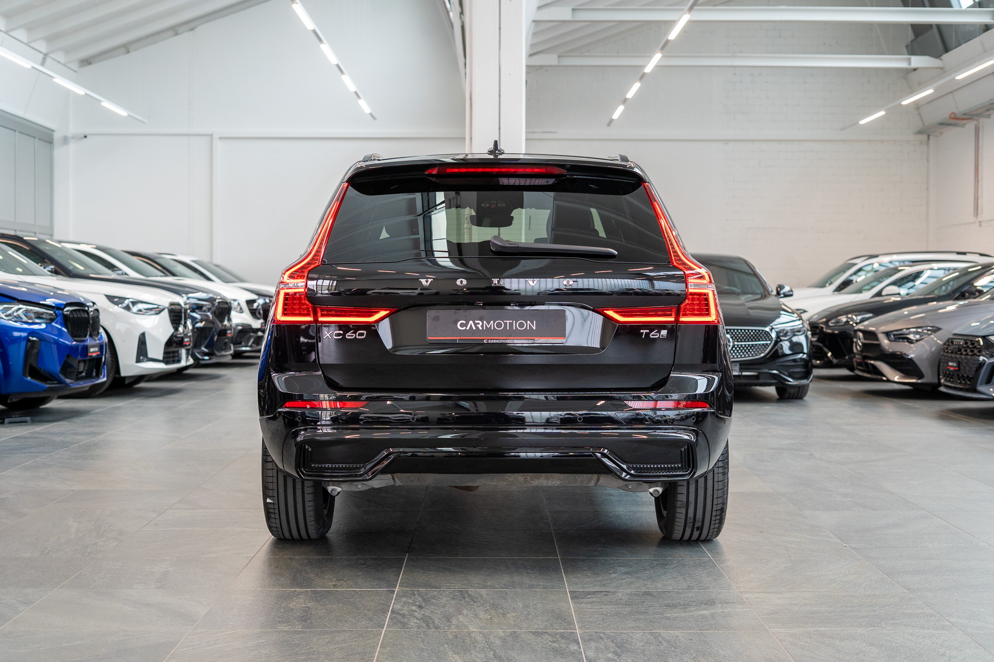 XC60 2.0 T6 TE Plus Dark eAWD / Panaorama-Schiebedach / 360° Kamera / Harman Kardon