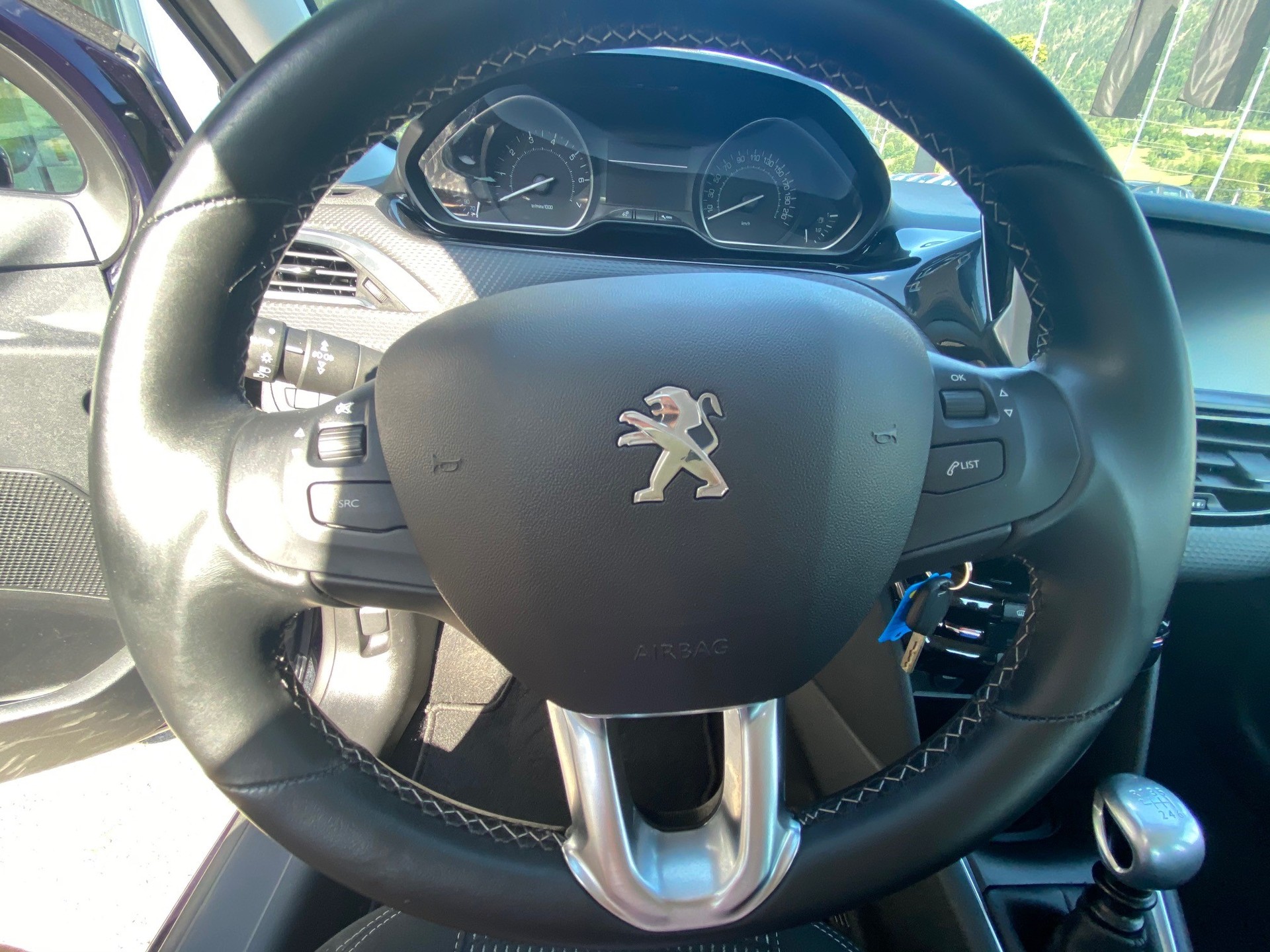 PEUGEOT 208 1.2 Allure - 11