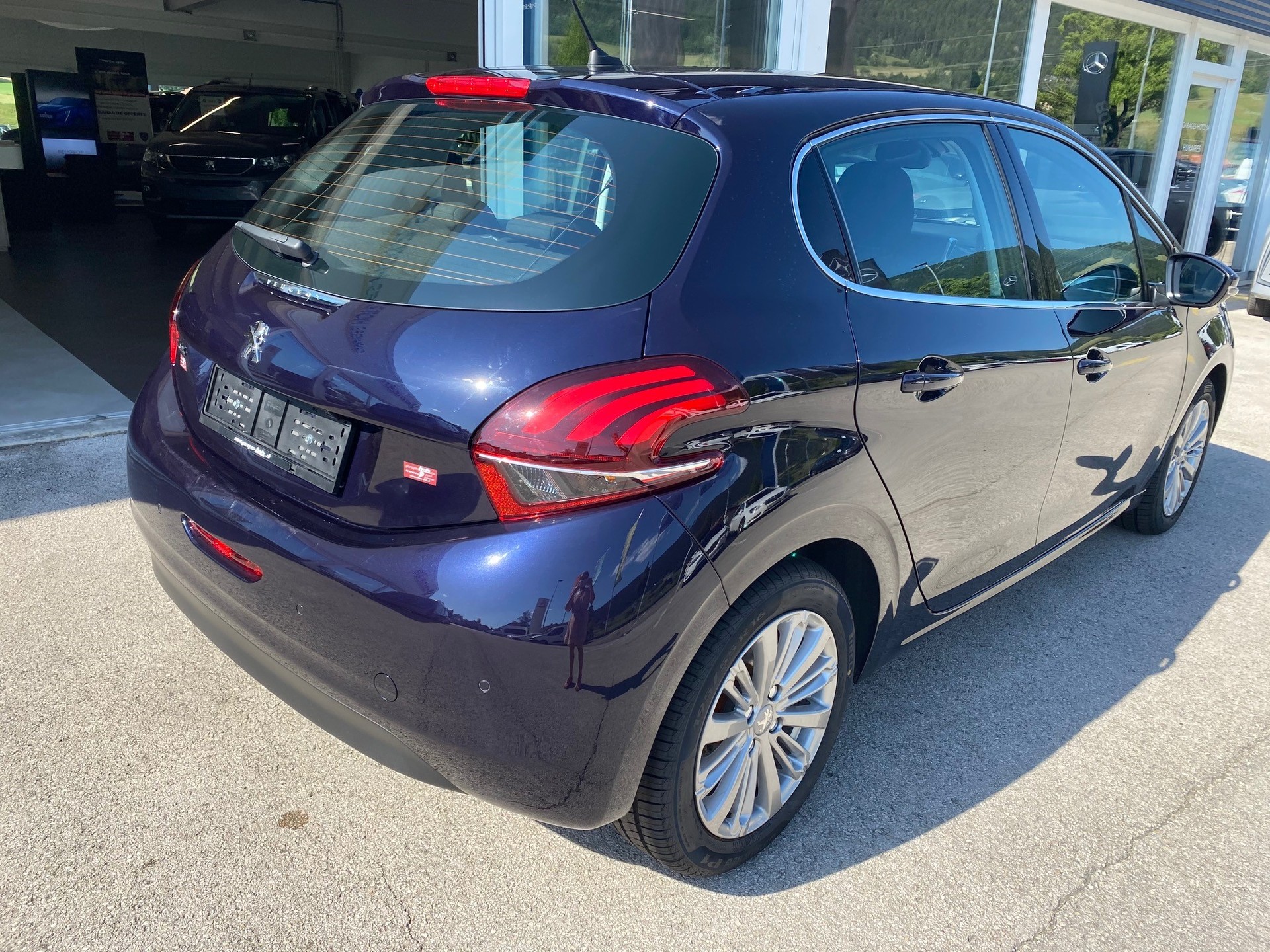 PEUGEOT 208 1.2 Allure - 2