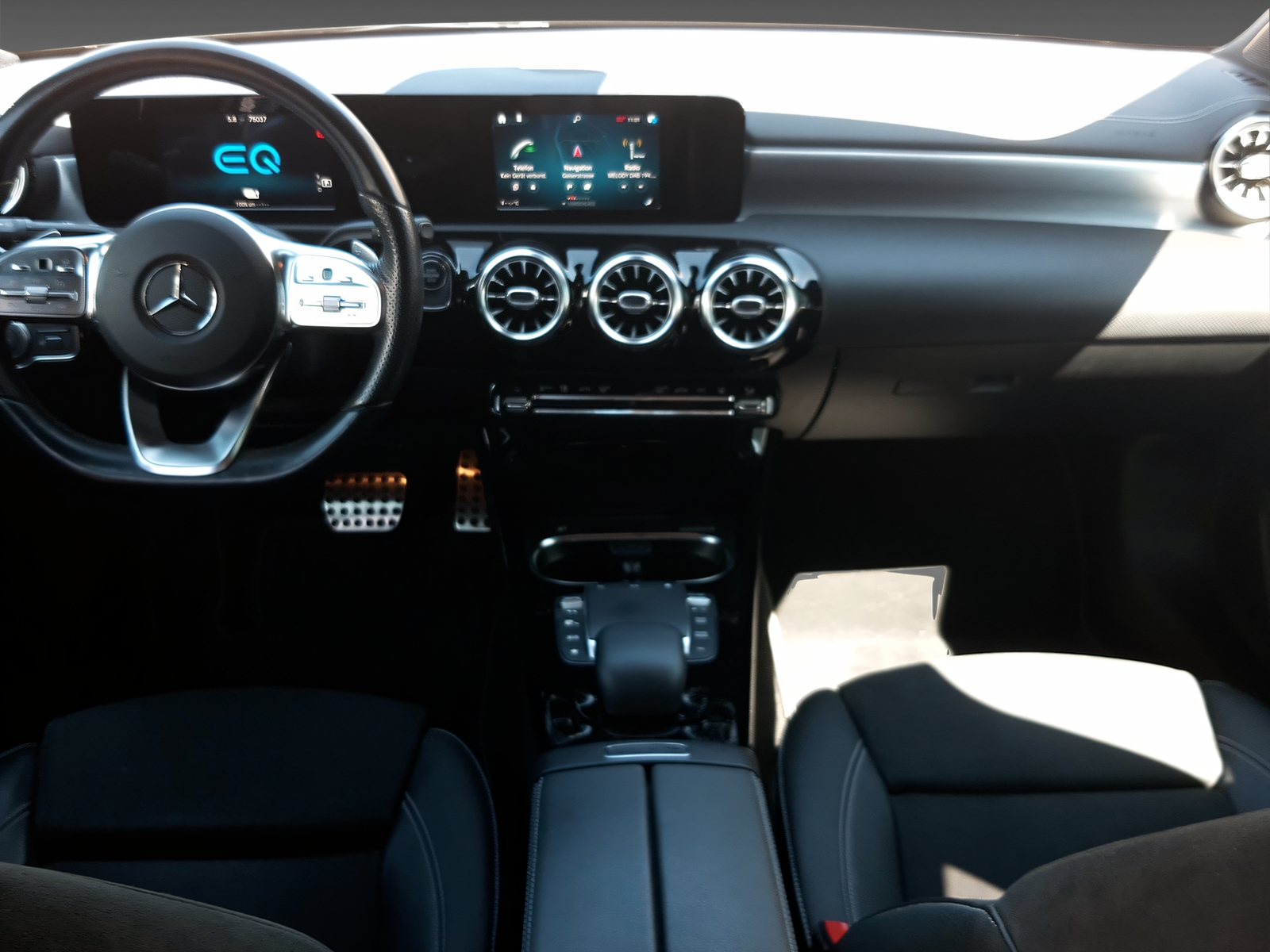 MERCEDES-BENZ A 250 e AMG Line - 10