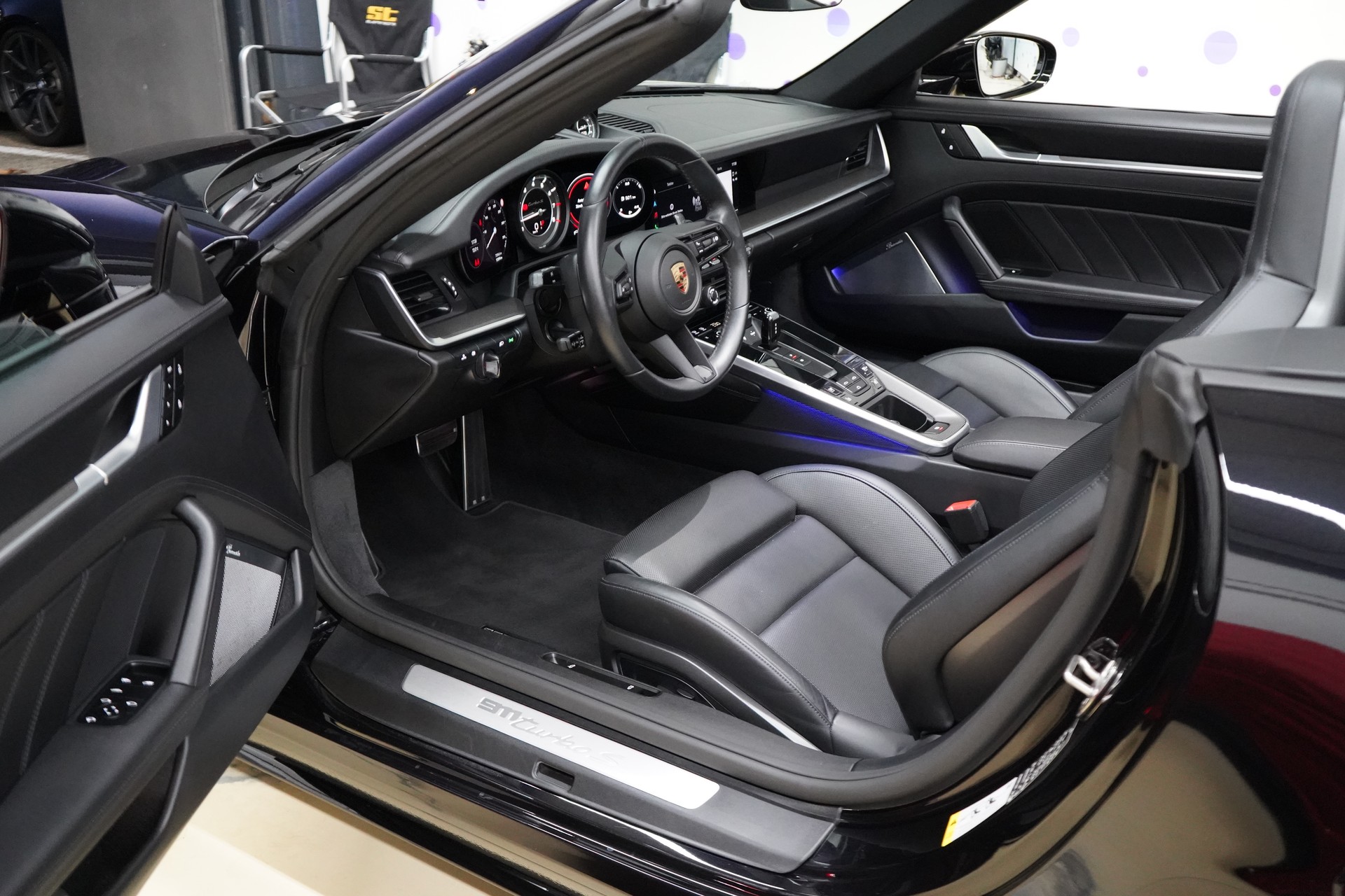 PORSCHE 911 Turbo S Cabriolet PDK - 16