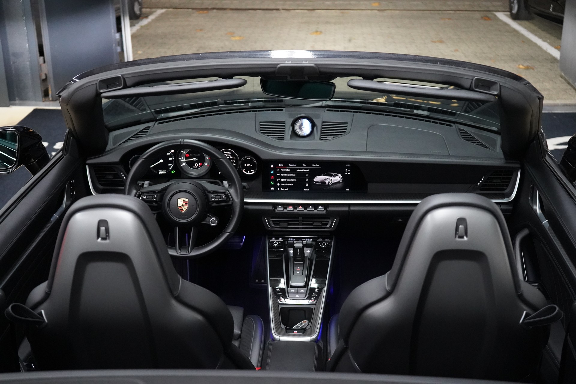 PORSCHE 911 Turbo S Cabriolet PDK - 30