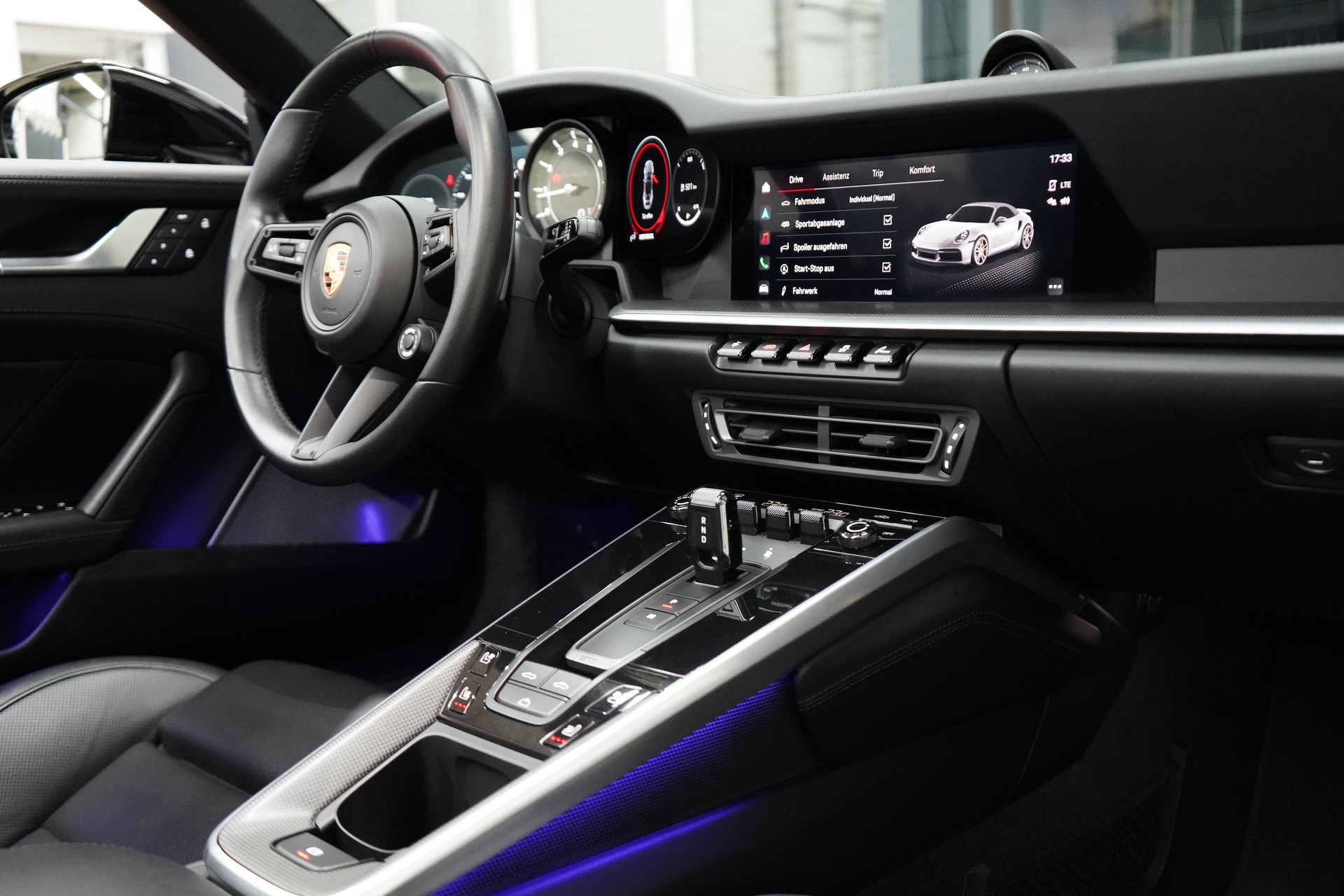 PORSCHE 911 Turbo S Cabriolet PDK - 28