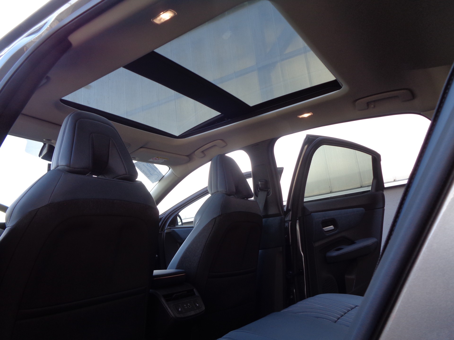 NISSAN Ariya 87 kWh e-4orce Evolve Allrad - 16