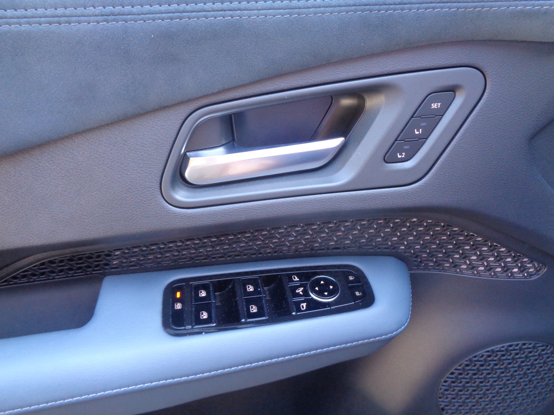 NISSAN Ariya 87 kWh e-4orce Evolve Allrad - 14