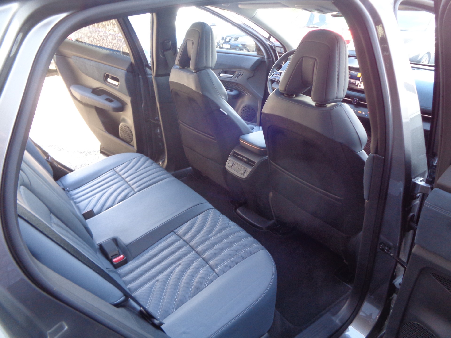 NISSAN Ariya 87 kWh e-4orce Evolve Allrad - 10