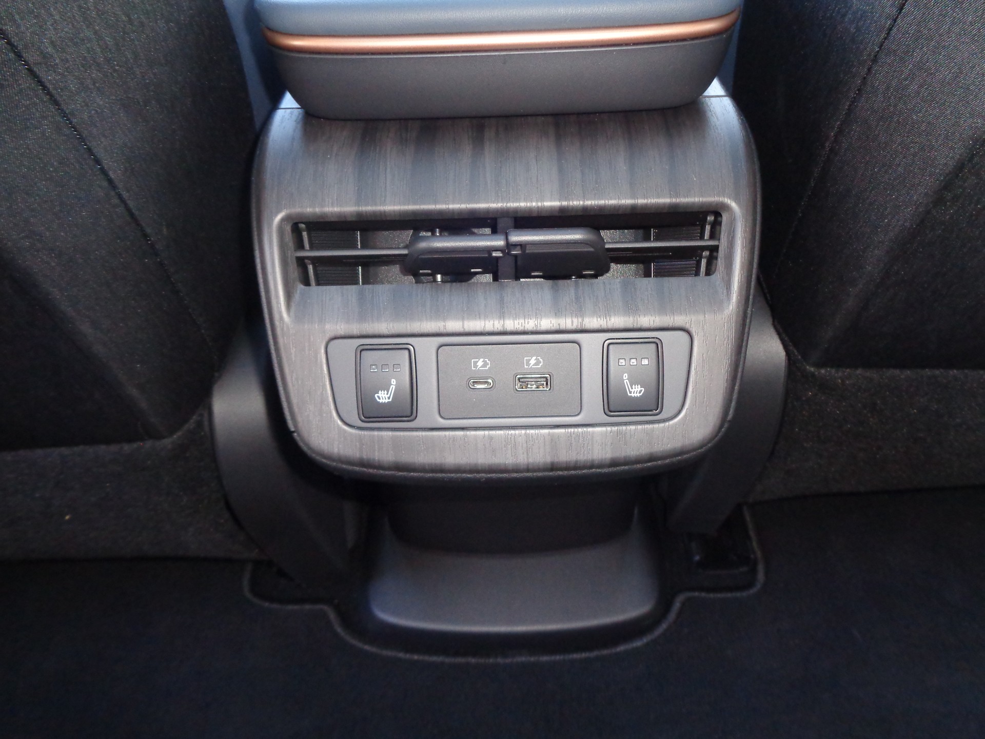 NISSAN Ariya 87 kWh e-4orce Evolve Allrad - 15