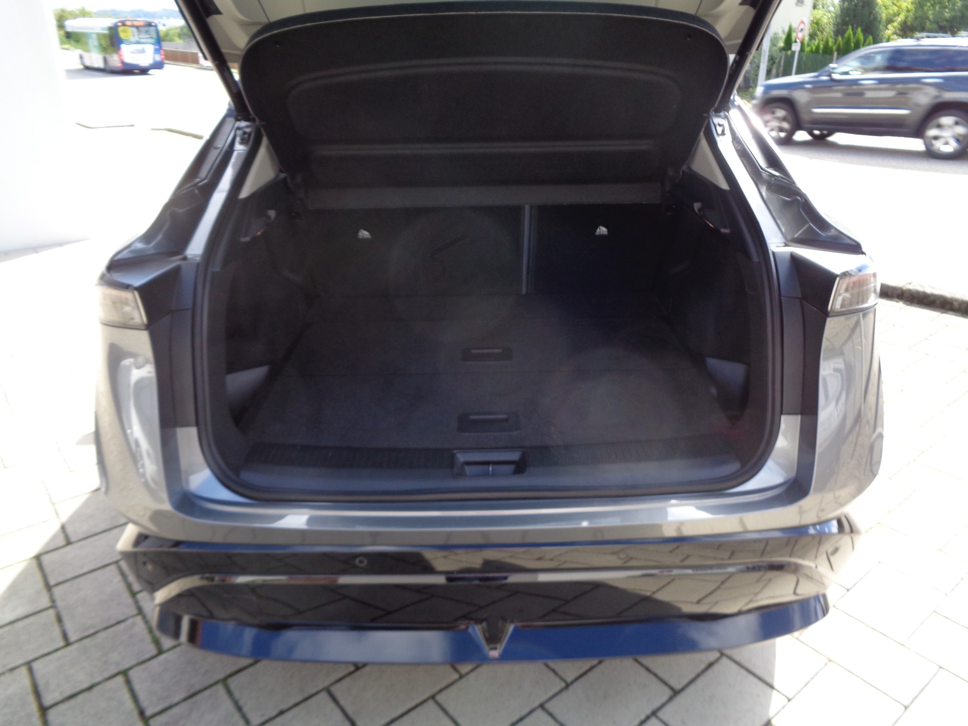 NISSAN Ariya 87 kWh e-4orce Evolve Allrad - 17