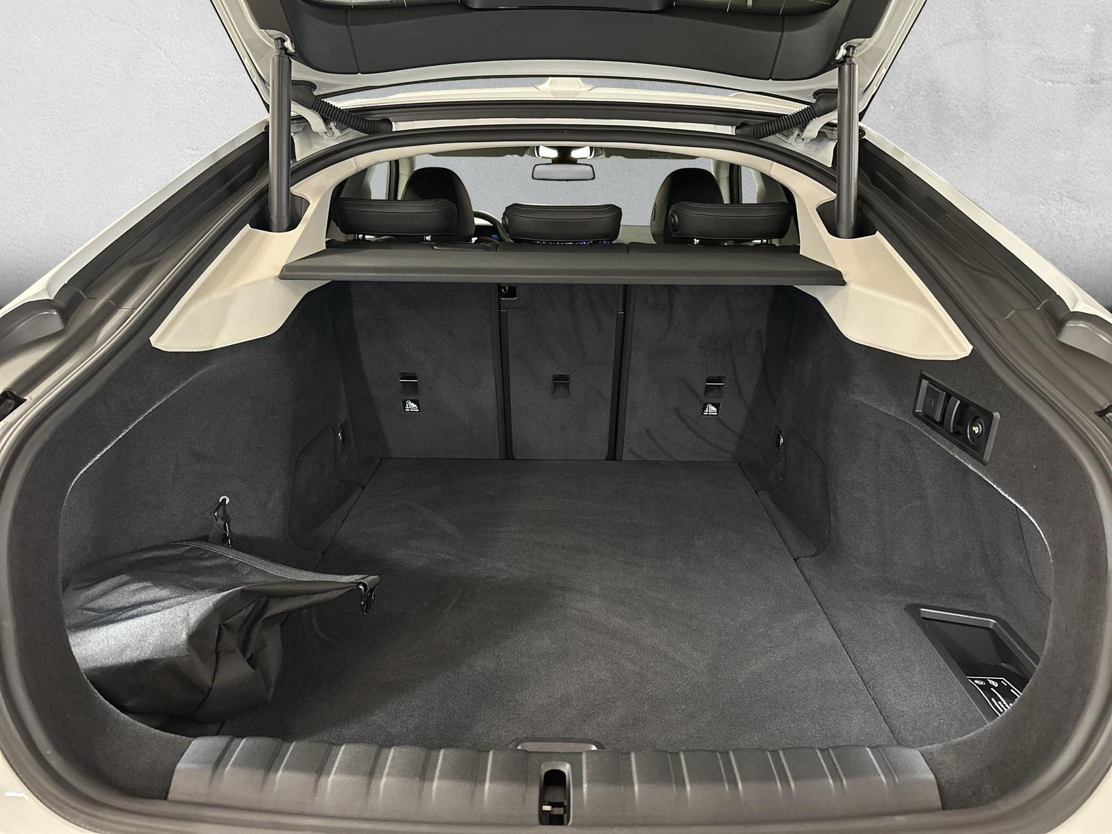 BMW i4 eDrive35 (CH) AHK 1.6T - 11